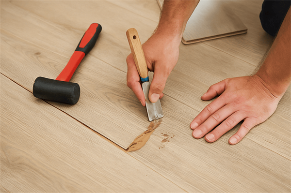 Laminate Flooring Repair: A Practical Look at Restoring Modern Surfaces with Skill and Precision