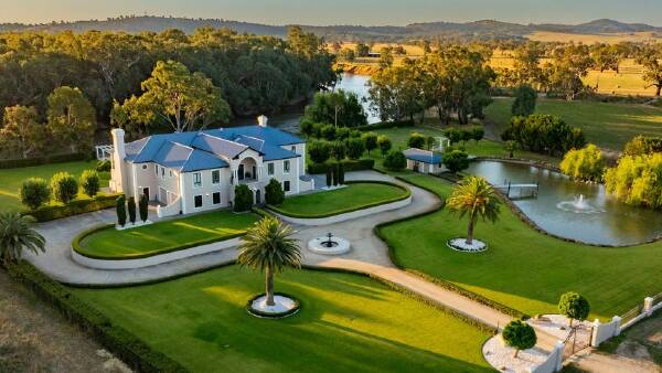 Kullaroo delivers luxury rural living on mighty Murrumbidgee River | Video